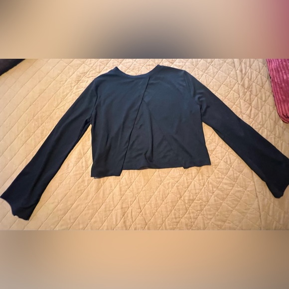 Forever 21 Black Open Back Shirt - Picture 2 of 4
